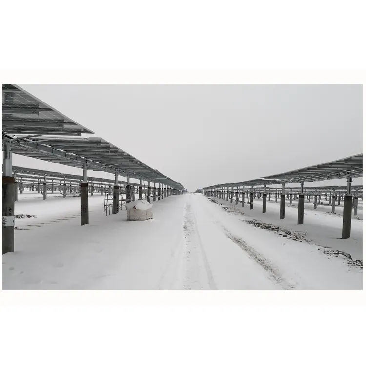 Soportes fotovoltaicos que siguen la trayectoria de la luz solar para aumentar la producción de energía fotovoltaica