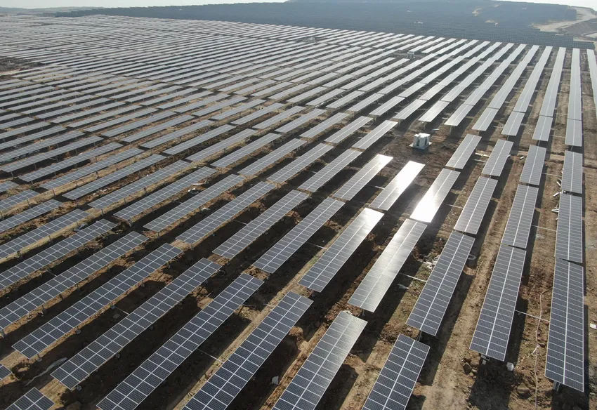 Algoritmo de seguimiento solar AI de Boyue aumenta la producción de electricidad