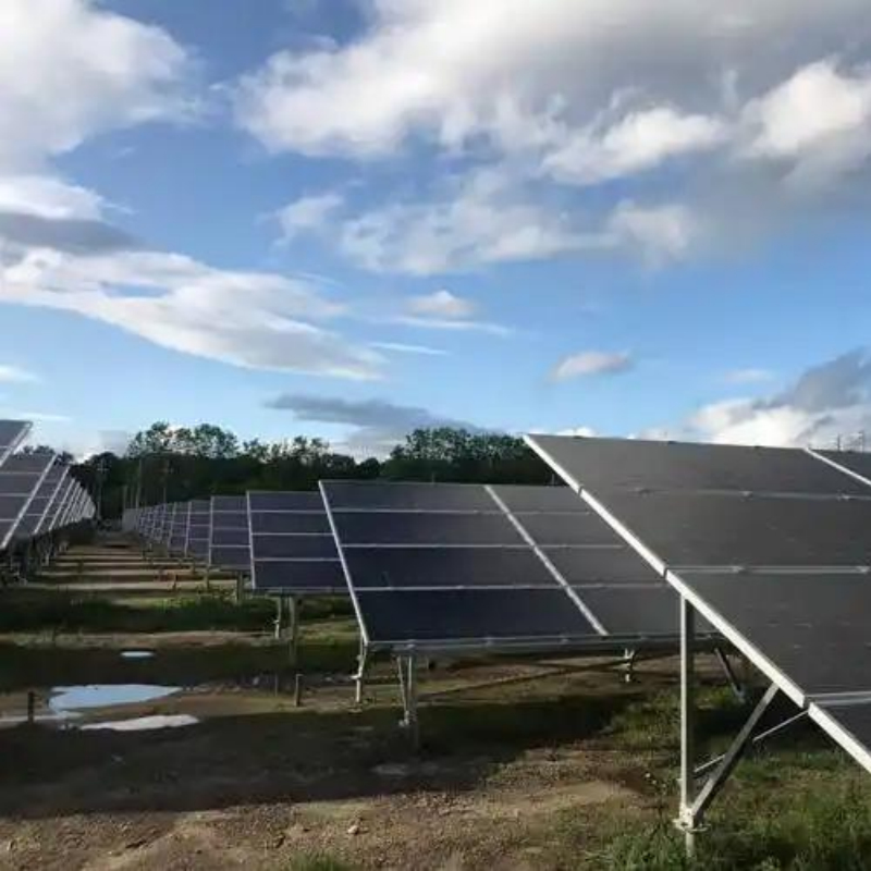 Soportes de montaje solar en tierra personalizables y fáciles de instalar para plantas de energía solar fotovoltaica a gran escala