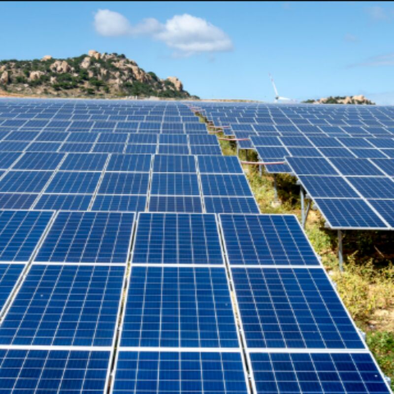 Brackets de montaje solar en tierra con componentes de aluminio anodizado resistentes a la corrosión diseñados para un montaje fácil y al aire libre a largo plazo