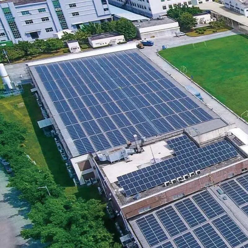 Soportes de montaje para paneles solares diseñados para tejados metálicos, que proporcionan un soporte duradero y una instalación sencilla, ahorrando tiempo y costes.