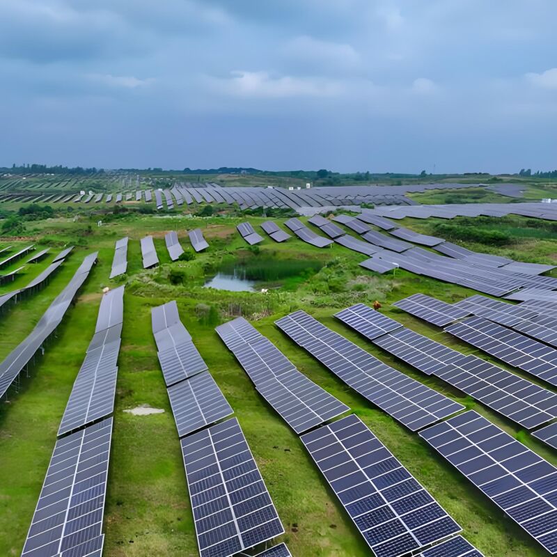 Soportes de montaje solar en tierra Diseño único de pila y poste mejora la adaptabilidad del suelo y refuerza la estabilidad general del sistema de montaje